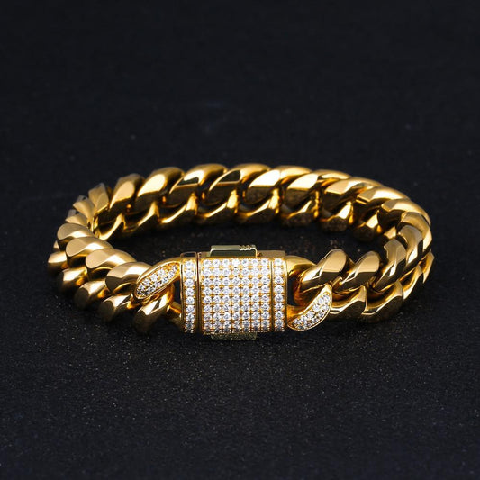 12mm Iced Out Mens Miami Cuban Link Bracelet in 18K Gold
Never fading
Nickel-free
Durable and anti-tarnish
Excellent touch feeling
No allergies
No deformation
Everlasting Shine

Details



Material
Stainless Steel with 18BraceletBraceletdopeplusDOPEPLUS.COM