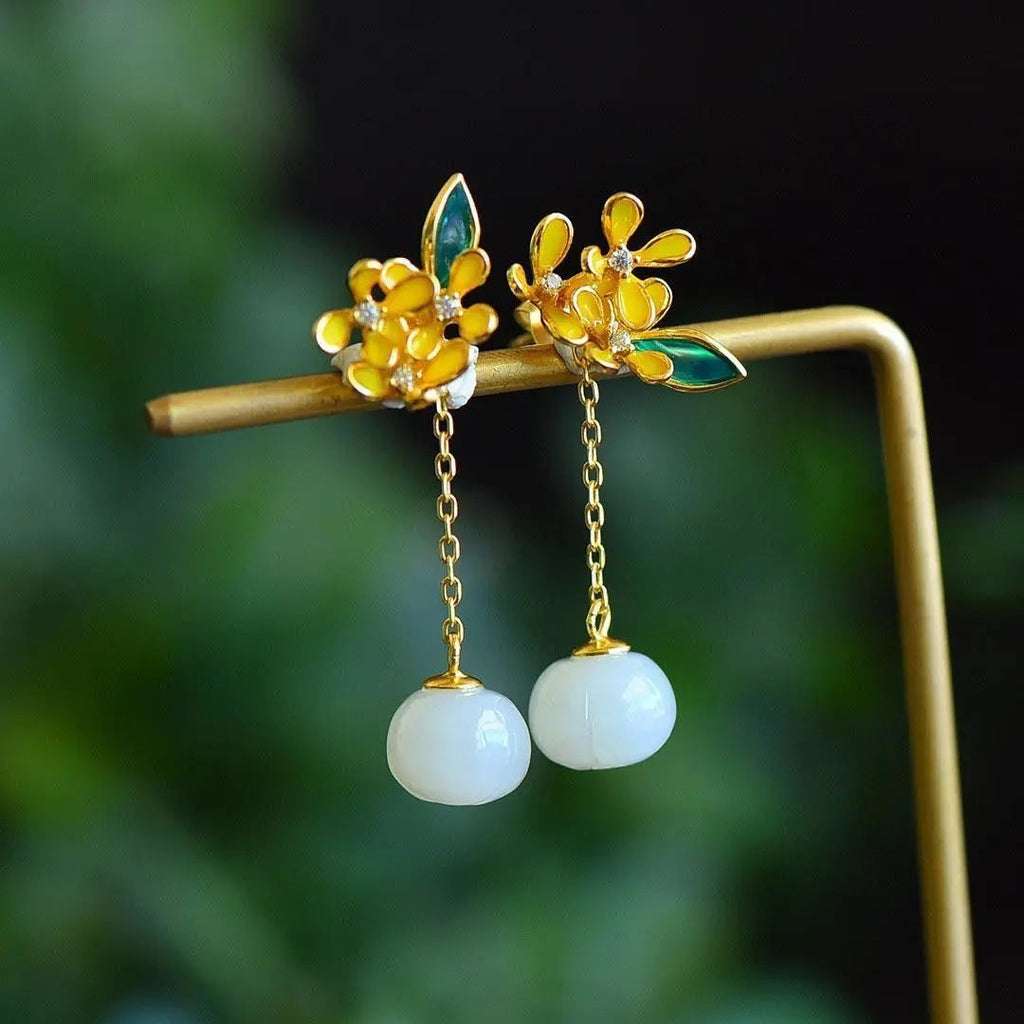 Antique Hanfu retro earrings with geometric gold shape