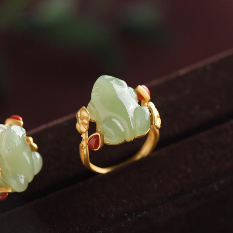 Frog Natural Blue And White Jade Women's Ring