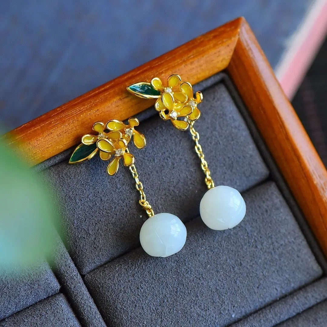 Antique Hanfu retro earrings with geometric gold shape